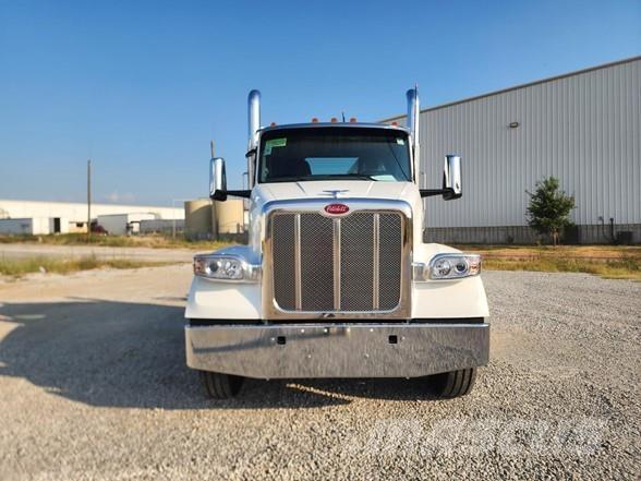 Peterbilt 567 Conventional Trucks / Tractor Trucks