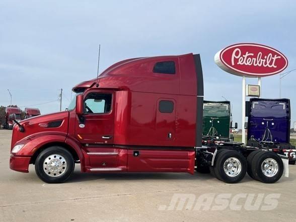 Peterbilt 579 Conventional Trucks / Tractor Trucks