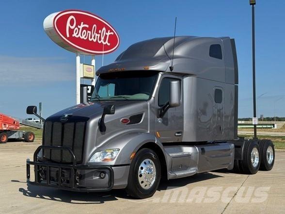 Peterbilt 579 Conventional Trucks / Tractor Trucks