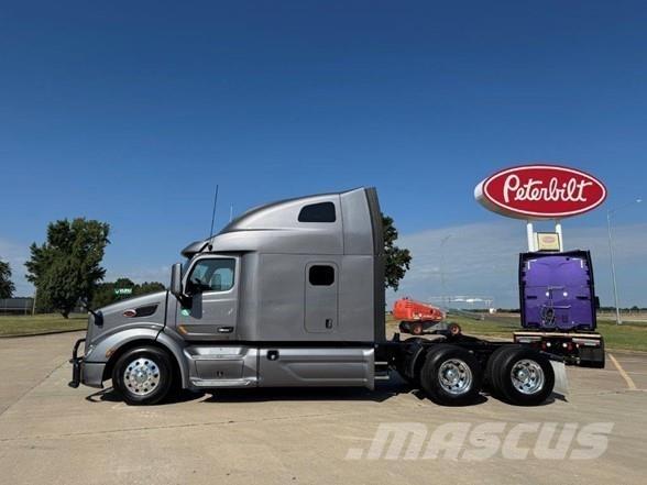 Peterbilt 579 Conventional Trucks / Tractor Trucks