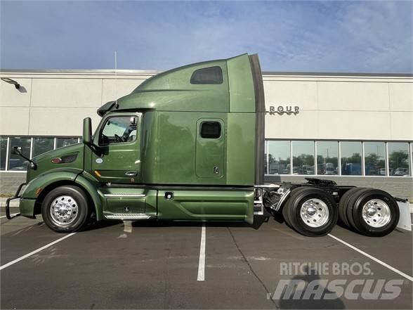 Peterbilt 579 Conventional Trucks / Tractor Trucks