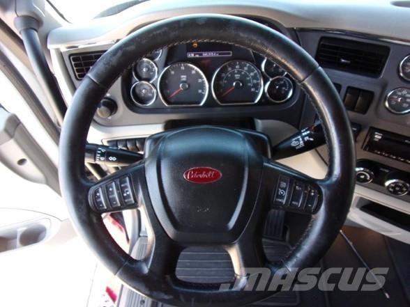 Peterbilt 579 Conventional Trucks / Tractor Trucks