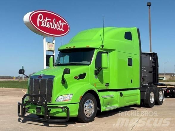 Peterbilt 579 Conventional Trucks / Tractor Trucks