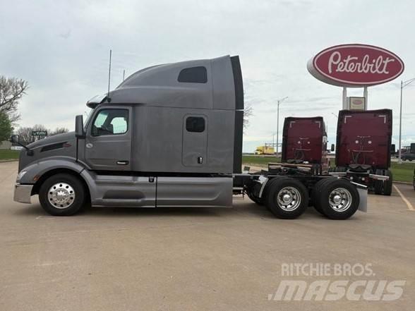 Peterbilt 579 Conventional Trucks / Tractor Trucks