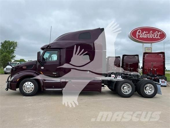 Peterbilt 579 Conventional Trucks / Tractor Trucks