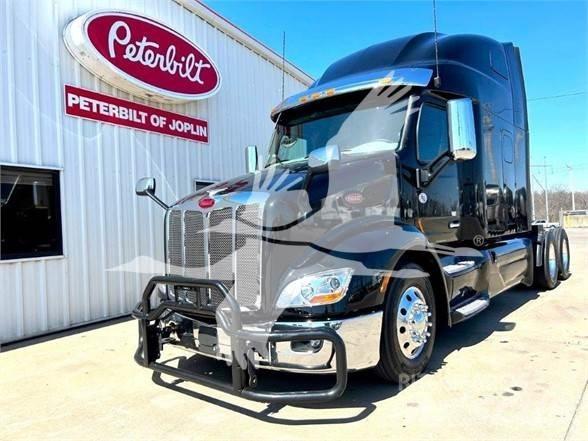 Peterbilt 579 Conventional Trucks / Tractor Trucks