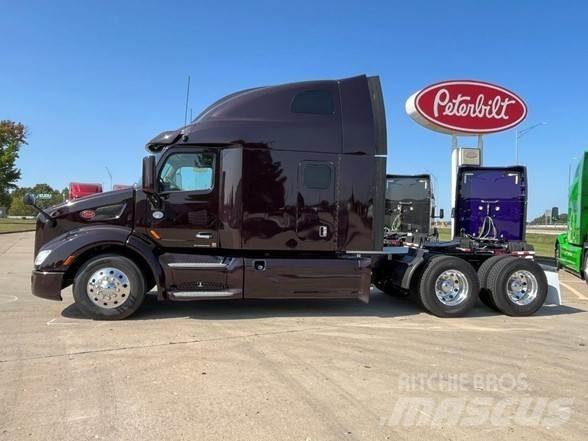 Peterbilt 579 Conventional Trucks / Tractor Trucks