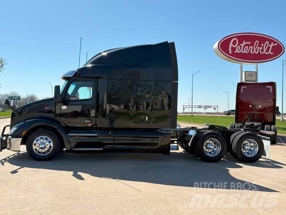 Peterbilt 579 Conventional Trucks / Tractor Trucks