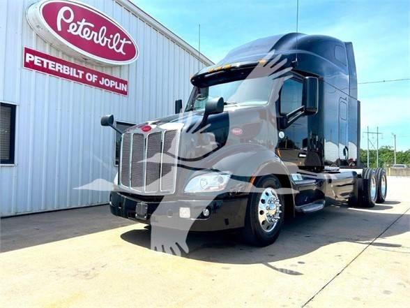 Peterbilt 579 Conventional Trucks / Tractor Trucks