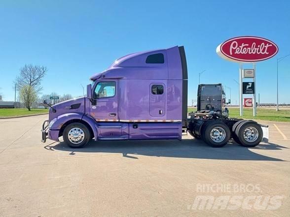 Peterbilt 579 Conventional Trucks / Tractor Trucks
