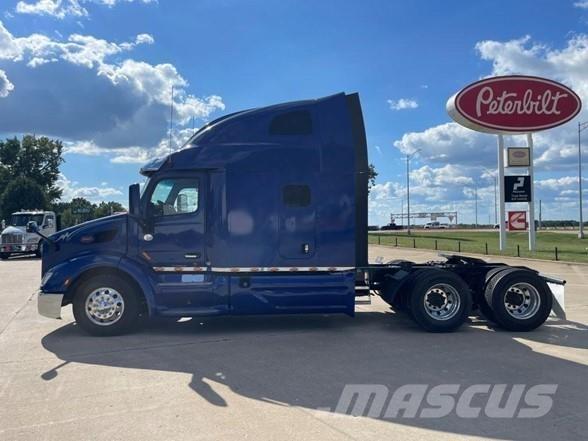 Peterbilt 579 Conventional Trucks / Tractor Trucks