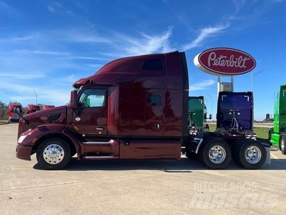 Peterbilt 579 Conventional Trucks / Tractor Trucks