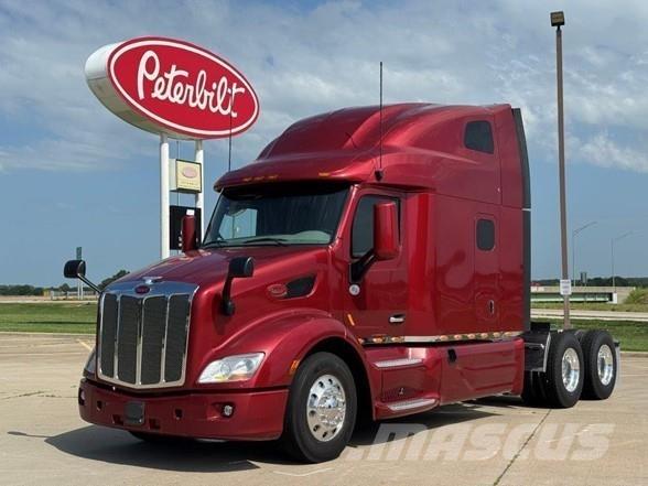Peterbilt 579 Conventional Trucks / Tractor Trucks