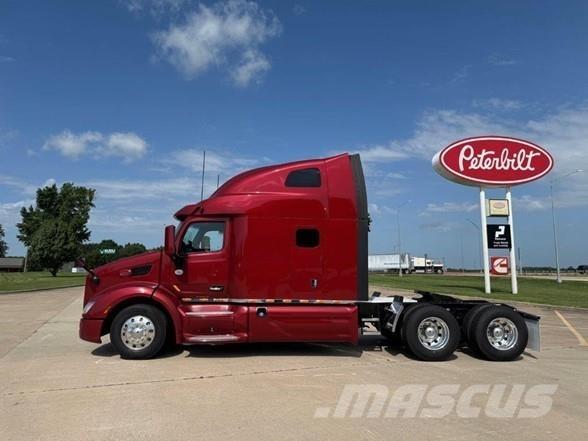 Peterbilt 579 Conventional Trucks / Tractor Trucks
