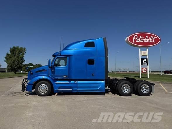 Peterbilt 579 Conventional Trucks / Tractor Trucks