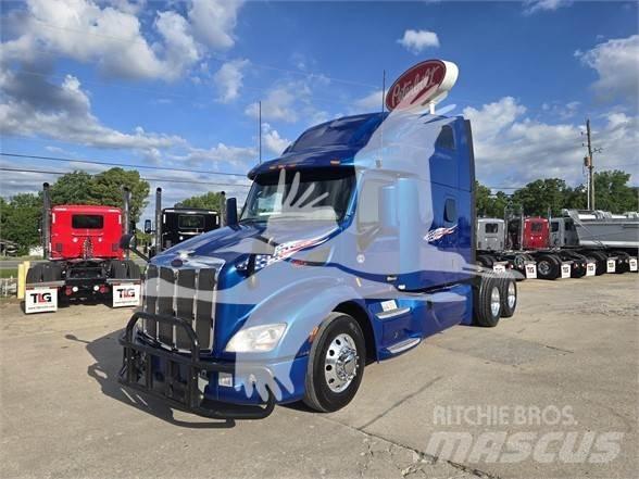 Peterbilt 579 Conventional Trucks / Tractor Trucks