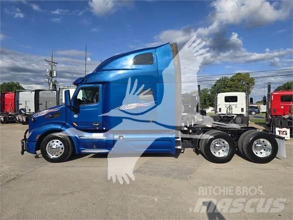 Peterbilt 579 Conventional Trucks / Tractor Trucks