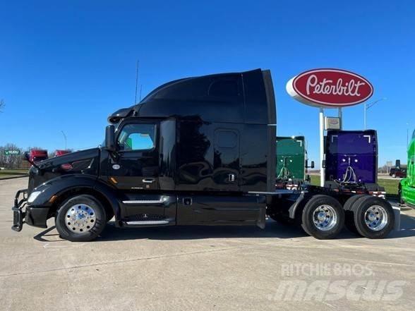 Peterbilt 579 Conventional Trucks / Tractor Trucks