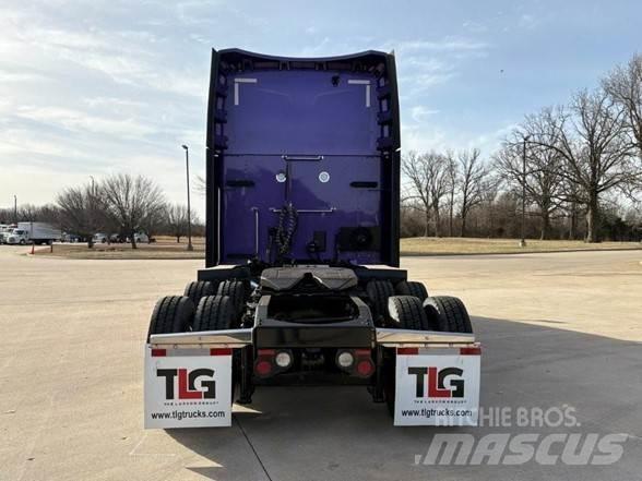 Peterbilt 579 Conventional Trucks / Tractor Trucks