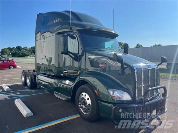 Peterbilt 579 Conventional Trucks / Tractor Trucks