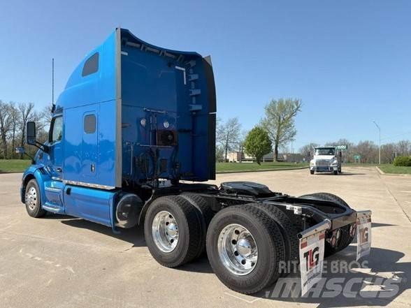 Peterbilt 579 Conventional Trucks / Tractor Trucks