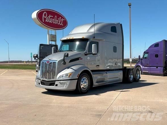 Peterbilt 579 Conventional Trucks / Tractor Trucks