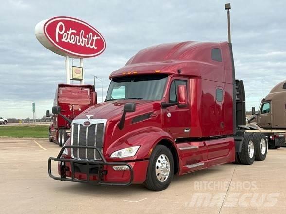 Peterbilt 579 Conventional Trucks / Tractor Trucks