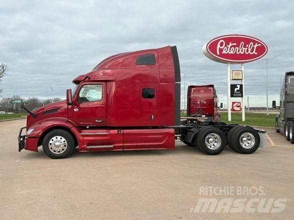 Peterbilt 579 Conventional Trucks / Tractor Trucks
