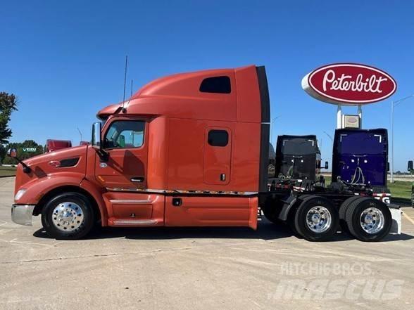 Peterbilt 579 Conventional Trucks / Tractor Trucks