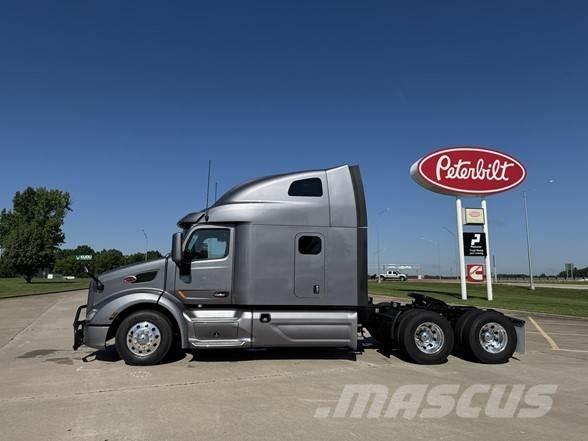 Peterbilt 579 Conventional Trucks / Tractor Trucks