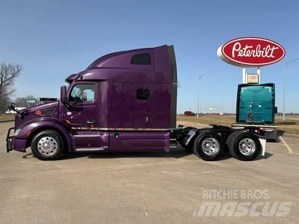 Peterbilt 579 Conventional Trucks / Tractor Trucks