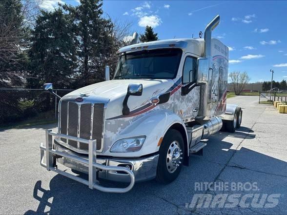 Peterbilt 579 Conventional Trucks / Tractor Trucks