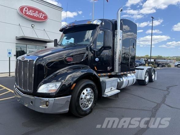 Peterbilt 579 Conventional Trucks / Tractor Trucks