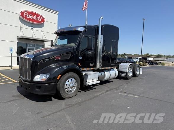 Peterbilt 579 Conventional Trucks / Tractor Trucks