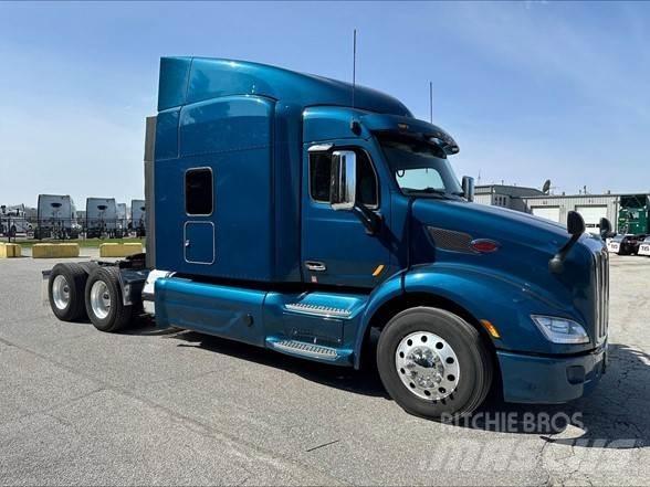 Peterbilt 579 Conventional Trucks / Tractor Trucks