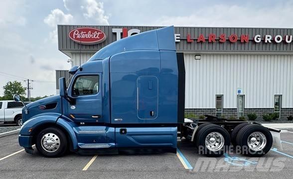 Peterbilt 579 Conventional Trucks / Tractor Trucks