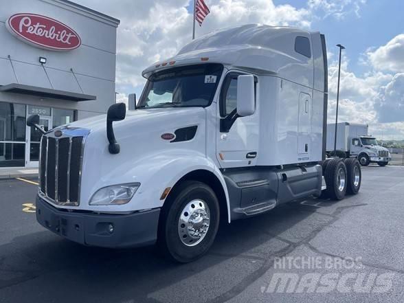 Peterbilt 579 Conventional Trucks / Tractor Trucks