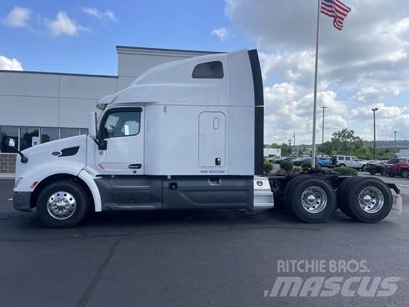 Peterbilt 579 Conventional Trucks / Tractor Trucks
