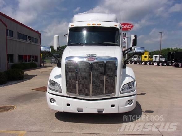 Peterbilt 579 Conventional Trucks / Tractor Trucks