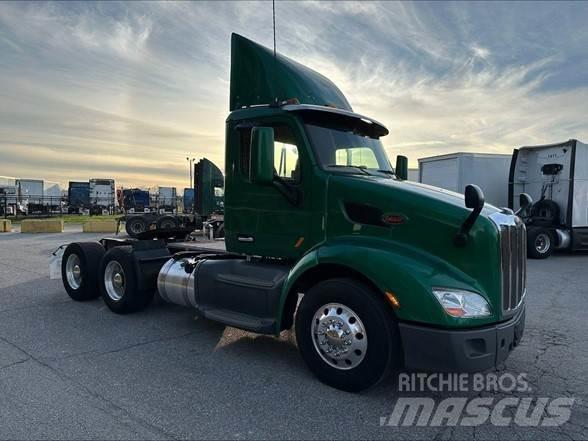 Peterbilt 579 Conventional Trucks / Tractor Trucks