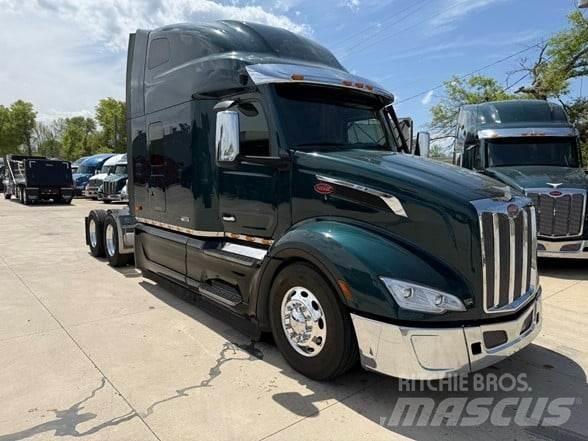 Peterbilt 579 Conventional Trucks / Tractor Trucks