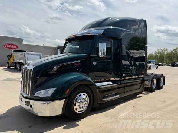 Peterbilt 579 Conventional Trucks / Tractor Trucks