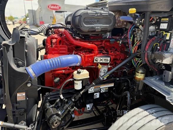 Peterbilt 579 Conventional Trucks / Tractor Trucks
