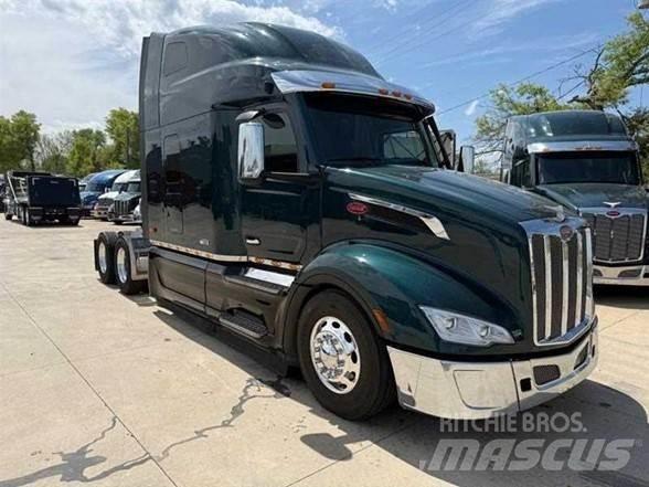 Peterbilt 579 Conventional Trucks / Tractor Trucks
