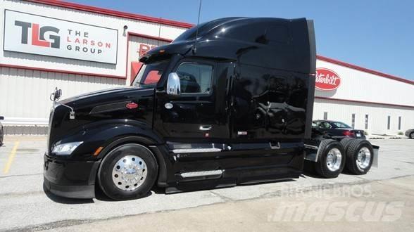 Peterbilt 579 Conventional Trucks / Tractor Trucks