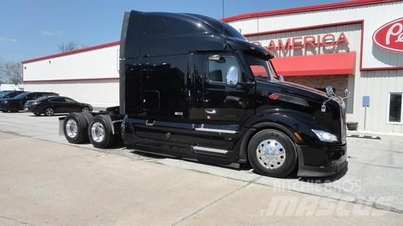 Peterbilt 579 Conventional Trucks / Tractor Trucks
