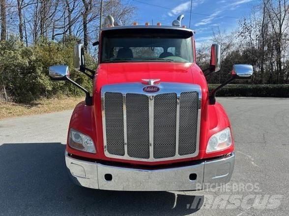 Peterbilt 579 Conventional Trucks / Tractor Trucks