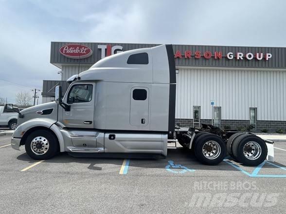 Peterbilt 579 Conventional Trucks / Tractor Trucks