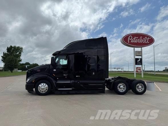 Peterbilt 579 Conventional Trucks / Tractor Trucks