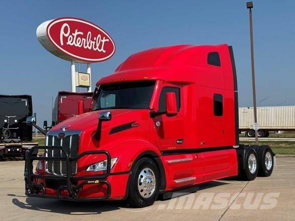 Peterbilt 579 Conventional Trucks / Tractor Trucks